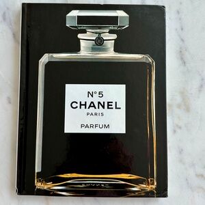 Vintage CHANEL No 5 advertising hard cover booklet
